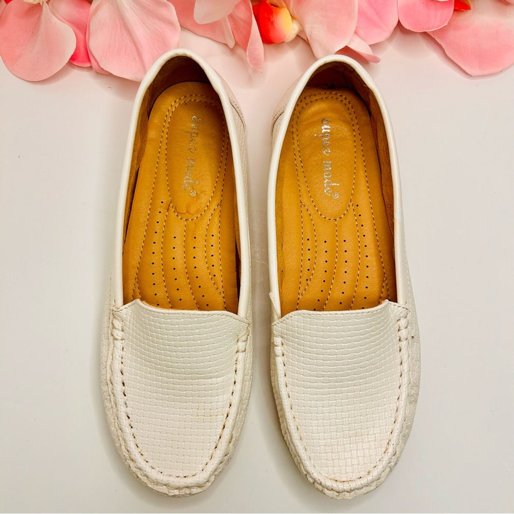 SuperMode White Leather Moccasins Women’s Size 8.5 | Classic Loafer Flats